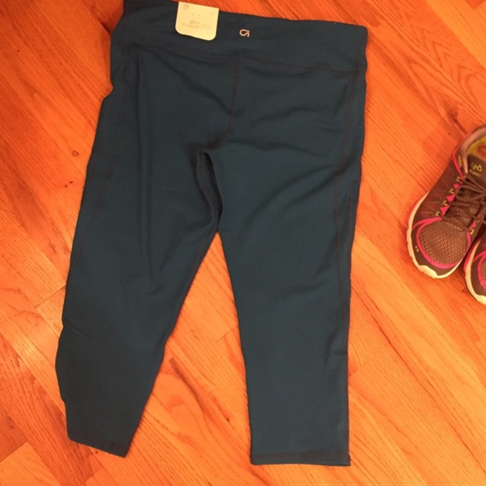 GapFit Capri Leggings Large Teal  - NWT